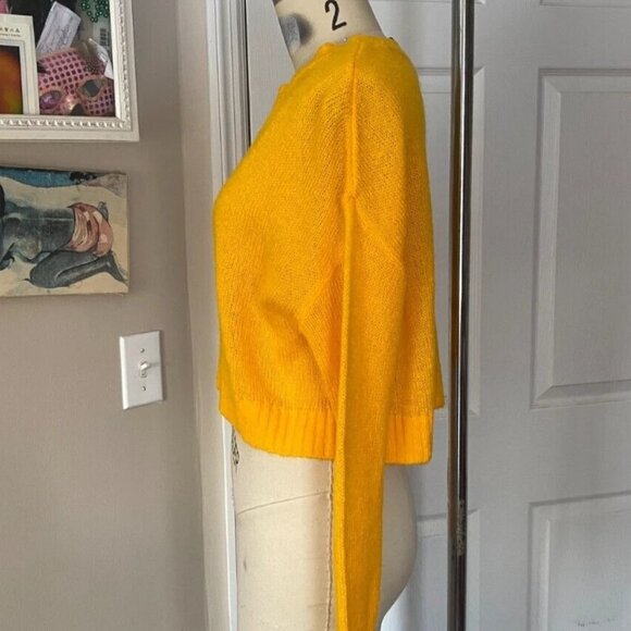 H&M DIVIDED Yellow Light weight CROP Cropped Slouchy Sweater *SMALL* B54 - Picture 3 of 5